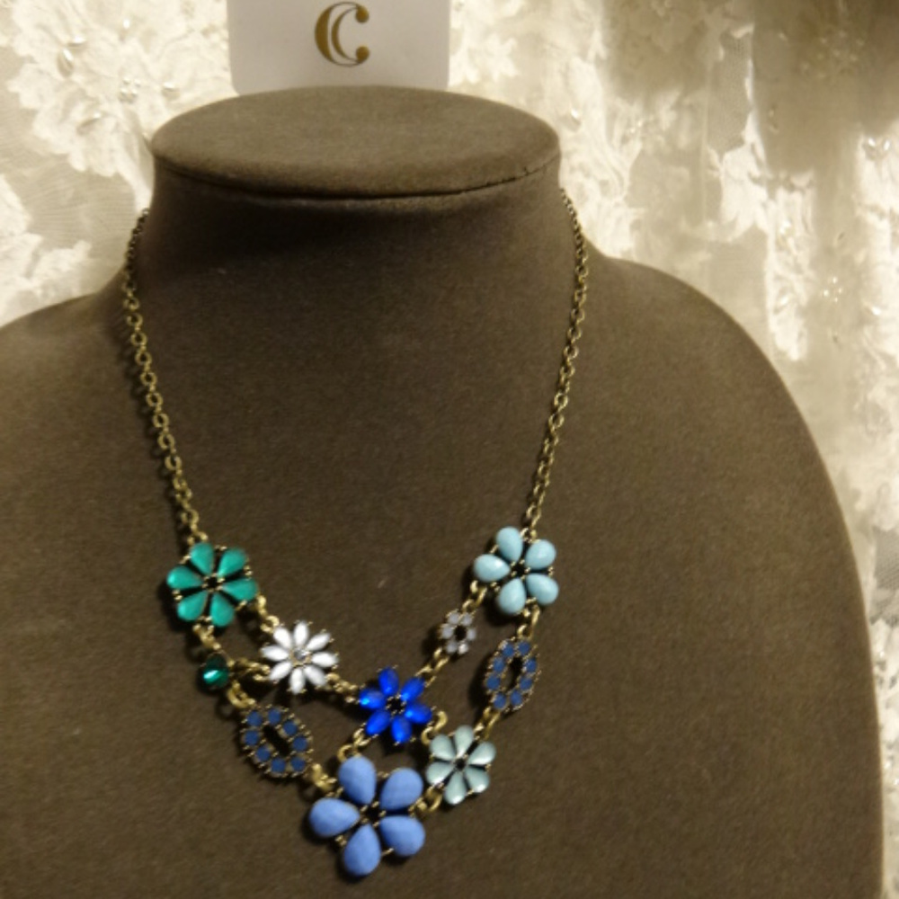 CUTE Shades of Blue & Green Floral Petite Necklace
